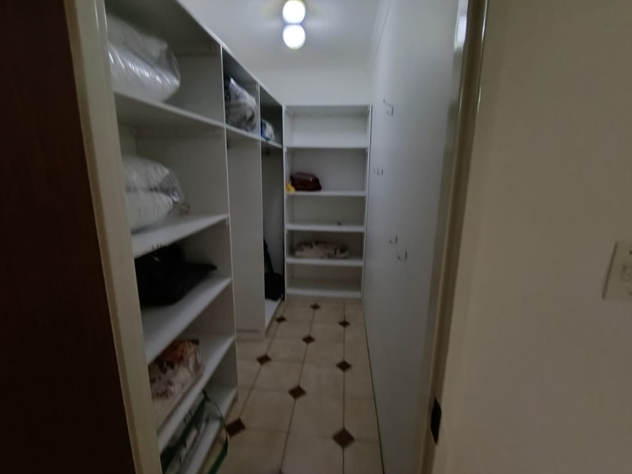 4 Bedroom Property for Sale in Mooinooi North West